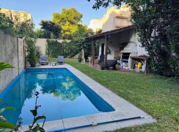 Casa · 305m² · 7 Ambientes · 2 Cocheras · Venta - Saavedra - Casa - 2 Coch - Jardín - Pileta