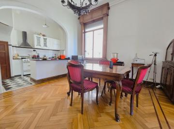 Departamento · 203m² · 5 Ambientes · Catamarca Al 0. Triplex 4 Amb. con Dependencia en Venta en Once. Terraza Propia
