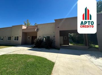 Casa · 236m² · 5 Ambientes · 6 Cocheras · Casa en Venta en Casuarinas del Pilar Club de Campo, Pilar