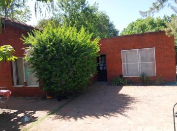Casa · 112m² · 5 Ambientes · 2 Cocheras · Casa en Venta - 4 Dorm. 2 Baños - Cocheras - 908 m² - Tortuguitas