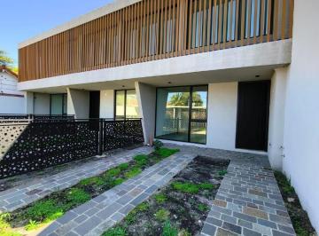 Casa · 150m² · 4 Ambientes · 4 Cocheras · Casa en PH Venta Laprida Al 300 Ituzaingó Norte