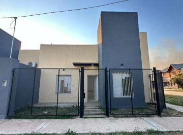 Casa · 116m² · 3 Ambientes · 2 Cocheras · Casas - Casa - Otras Zonas, Resistencia