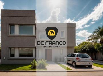 Casa · 138m² · 4 Ambientes · 1 Cochera · Casa en Venta - B° El Vivero. Pablo Noguez - de Pozo 4 Ambientes