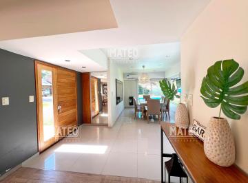 Casa de 5 ambientes, Moreno · Propiedad con Fondo a Area Verde