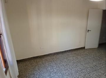Casa de 3 ambientes, Neuquén · Alquiler Casa 2 Dorm con Patio