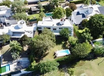 Casa de 4 ambientes, Córdoba · Casa en Venta en Villa Belgrano | Seguridad, Pileta y Gran Parque