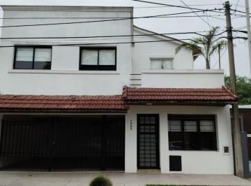 Casa · 200m² · 8 Ambientes · 2 Cocheras · Casa a La Venta en Calle Toribio Ortiz