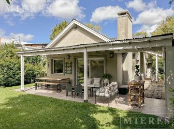 Casa · 101m² · 5 Ambientes · Muy Linda Casa en Venta en Los Álamos!