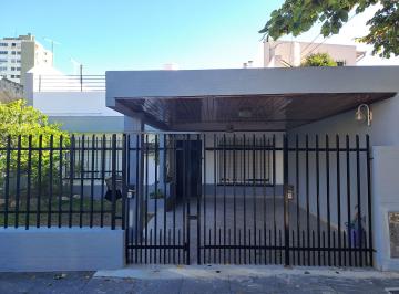 Casa de 4 ambientes, Villa Real · Villa Real. Ostende 2500 Excelente Casa 4 Amb Reciclada Garage Jardin Terraza