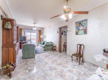 Departamento · 80m² · 4 Ambientes · 1 Cochera · Venta Depto 4 Amb Balcón Cochera Floresta