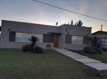 Casa · 200m² · 6 Ambientes · 2 Cocheras · Casa en Venta - 4 Dorm. 3 Baños - 317 m² - El Remanso, Los Hornos