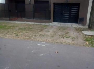 Casa · 95m² · 5 Ambientes · Casa en Venta - 2 Dorm. 1 Baño - Cochera - 242 m² - Ensenada