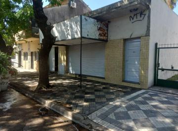 Local comercial · 340m² · 1 Cochera · Venta Local Deposito con Vivienda en Monte Grande