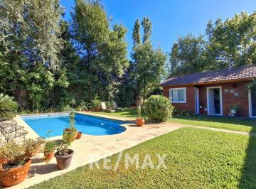 Casa · 160m² · 4 Ambientes · 2 Cocheras · Venta Casa 4 Ambientes en Pilar Apto Crédito
