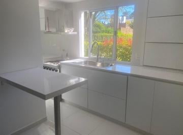 Casa · 63m² · 3 Ambientes · 1 Cochera · Venta Amplia Casa Dentro del Country Club El Pato