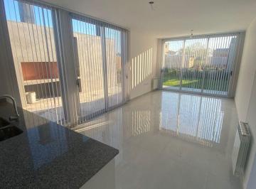 Casa · 53m² · 2 Ambientes · 1 Cochera · Duplex en Venta - La Plata