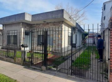 Casa · 99m² · 3 Ambientes · 1 Cochera · Venta Casa Quilmes