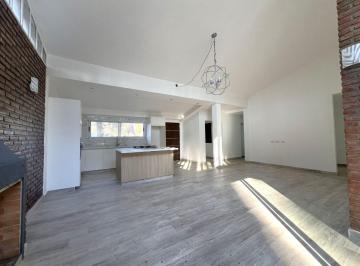 Casa · 116m² · 4 Ambientes · 3 Cocheras · Venta Casa 4 Amb a Estrenar B° Cerrado Jose C Paz.