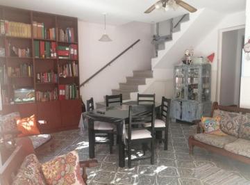 Casa · 352m² · 8 Ambientes · Casa en Venta - 3 Dorm. 4 Baños - 424 m² - Río Cuarto