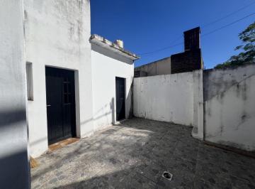 Casa · 67m² · 5 Ambientes · Casa Al Frente Tiro Suizo