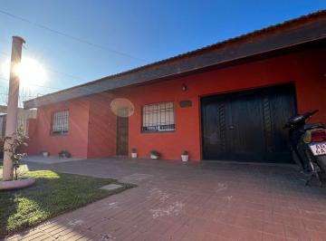 Casa · 160m² · 5 Ambientes · Casa en Venta - 3 Dorm. 2 Baños - 350 m² - Mercedes