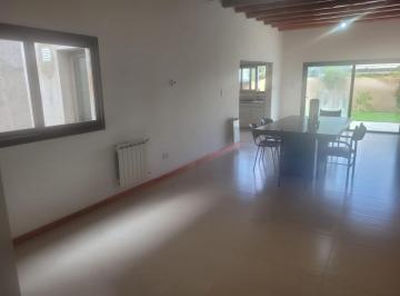 Casa · 120m² · 3 Ambientes · 2 Cocheras · Casa en Venta - 2 Dorm. 2 Baños - 307,43 m² - Mendoza