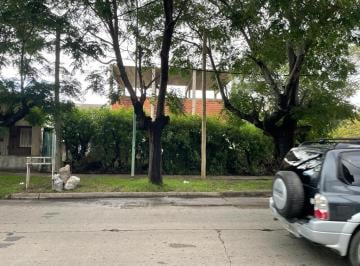 Terreno · 47m² · Lote en Venta con Proyecto de Local Sobre Av Champagnat