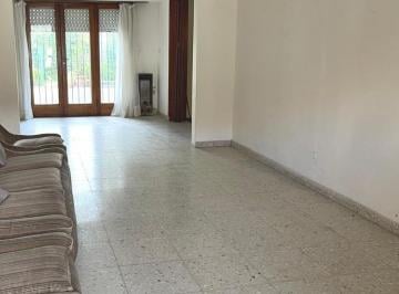 Oficina comercial · 173m² · 4 Dormitorios · 1 Cochera · Chalet en Alquiler Uso Profesional