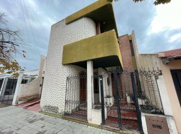 Casa · 222m² · 15 Ambientes · 1 Cochera · Se Vende Casa en Coronel Dorrego