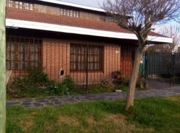 Casa de 4 ambientes, Mar del Plata · Venta Chalet con Patio y Garaje Apto Crédito