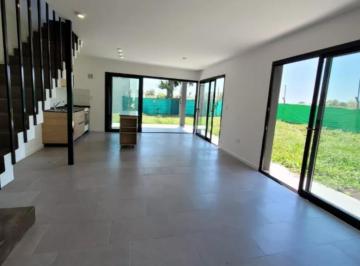 Casa · 100m² · 4 Ambientes · 1 Cochera · Casa en Venta - 2 Dorm. 2 Baños - Cochera - 280 m² - Manuel B. Gonnet