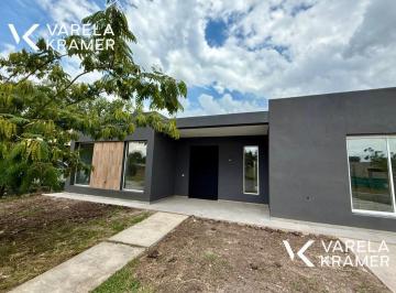 Casa · 120m² · 4 Ambientes · Casa en Venta en Santa Emilia Pilar del Este