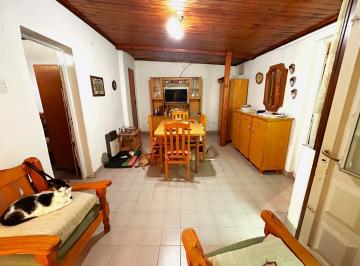 Casa · 70m² · 3 Ambientes · Batlle y Ordoñez 400, Pasillo, Dos Dorm., Patio.