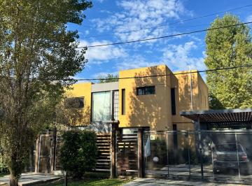 Casa de 5 ambientes, Berazategui · Casa Diseño Moderno, Muy Luminosa