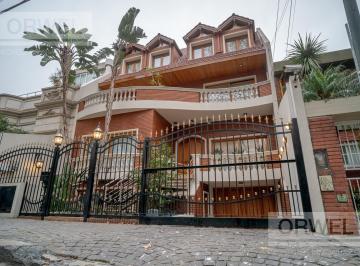 Casa · 726m² · 8 Ambientes · 4 Cocheras · La Mejor Casa de Nuñez en Venta! Hay Que Verla Para Entenderla! Alucinante.