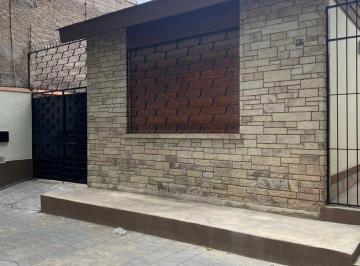 Casa · 180m² · 5 Ambientes · 2 Cocheras · Venta de Casa Dos Dorm. Capital Mendoza