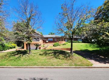Casa · 238m² · 4 Ambientes · 3 Cocheras · Casa en Venta Barrio Cerrado Talar de Pacheco Lote 1700 m²