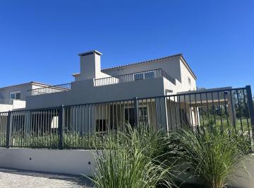 Casa · 128m² · 4 Ambientes · 2 Cocheras · Casa Venta Chic Village Pilar