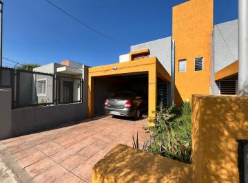 PH · 98m² · 6 Ambientes · 1 Cochera · PH en Villa El Paraiso