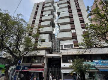 Departamento de 3 ambientes, Córdoba · Centro - Chacabuco 200 - Frente Piso Alto (2 Dorm. con Balcón)