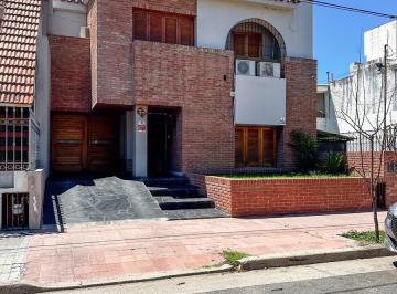 Casa · 226m² · 6 Ambientes · 1 Cochera · Venta Casa en Quintas de Santa Ana Cuatro Dorm. Ideal Uso Comercial