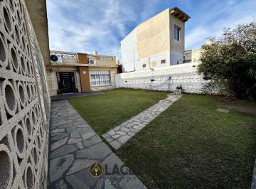 Casa · 107m² · 3 Ambientes · 1 Cochera · Casa en Venta 3 Amb Villa Ballester Apto Credito