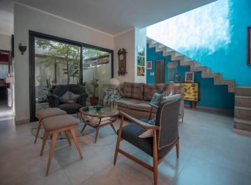 Casa · 157m² · 4 Ambientes · 1 Cochera · Casa en Venta La Plata