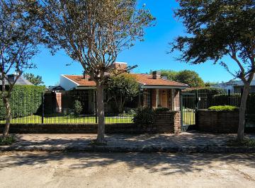 Casa de 5 ambientes, Villa Carlos Paz · Casa en Venta en Barrio Santa Rita a 150 m de Costanera