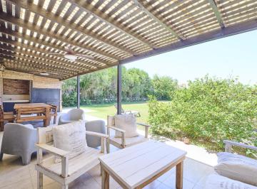 Casa · 130m² · 4 Ambientes · 2 Cocheras · Venta Casa 4 Ambientes en Barrio Hípico Altos de Manzanares - Pilar