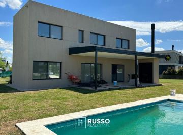 Casa · 210m² · 5 Ambientes · Casa Venta a Estrenar 4 Dorm - Acacias, Puertos del Lago