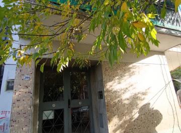 PH de 3 ambientes, Almagro · Exc 3 Amb Frente Balcón Todo Luz 1° Piso X Escalera Sobre Av Belgrano Al 3900