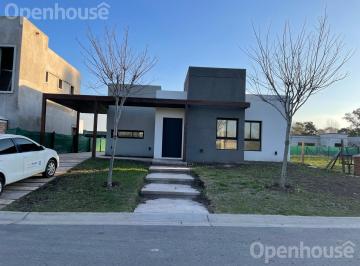 Casa · 120m² · 4 Ambientes · 1 Cochera · Increible Casa en El Barrio de San Pablo