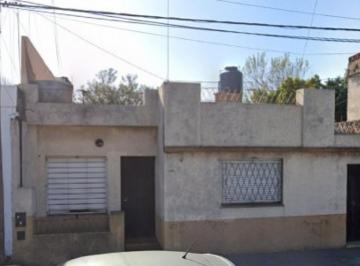 Casa · 76m² · 3 Ambientes · Muñoz 800, Dos Dorm., Patio con Parrillero