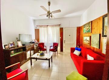 Casa de 4 ambientes, Mataderos · Casa con Patio y Terraza